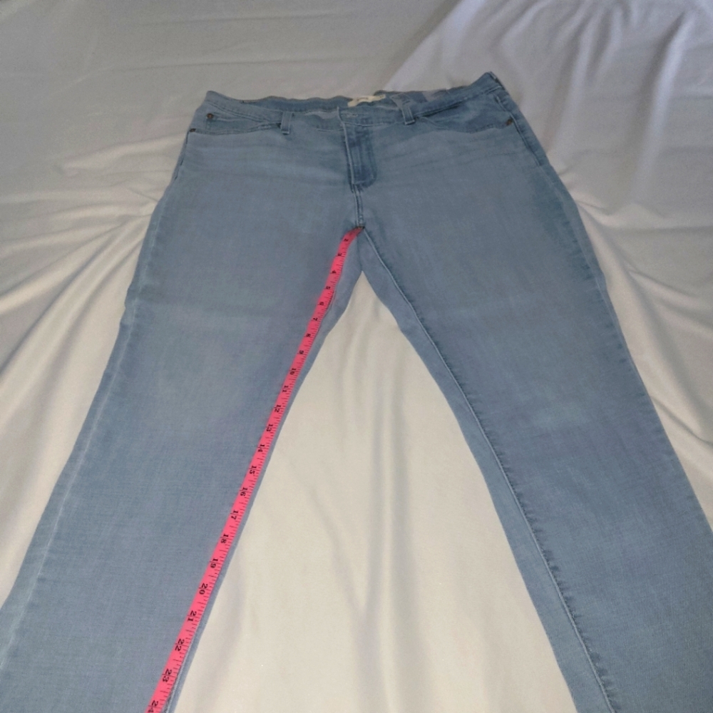 Levi Strauss & Co. Jeans - Picture 6 of 11